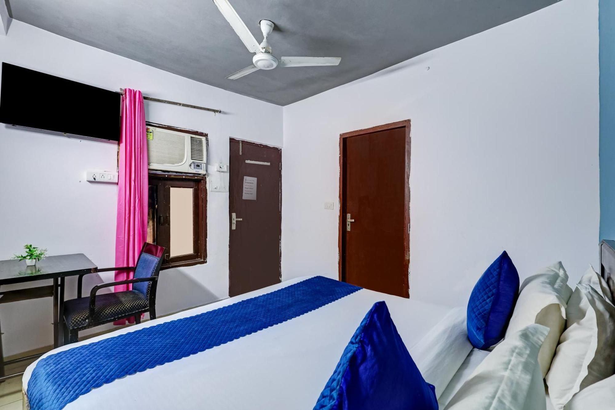 Luxury In Hauz Khas 4* New Delhi